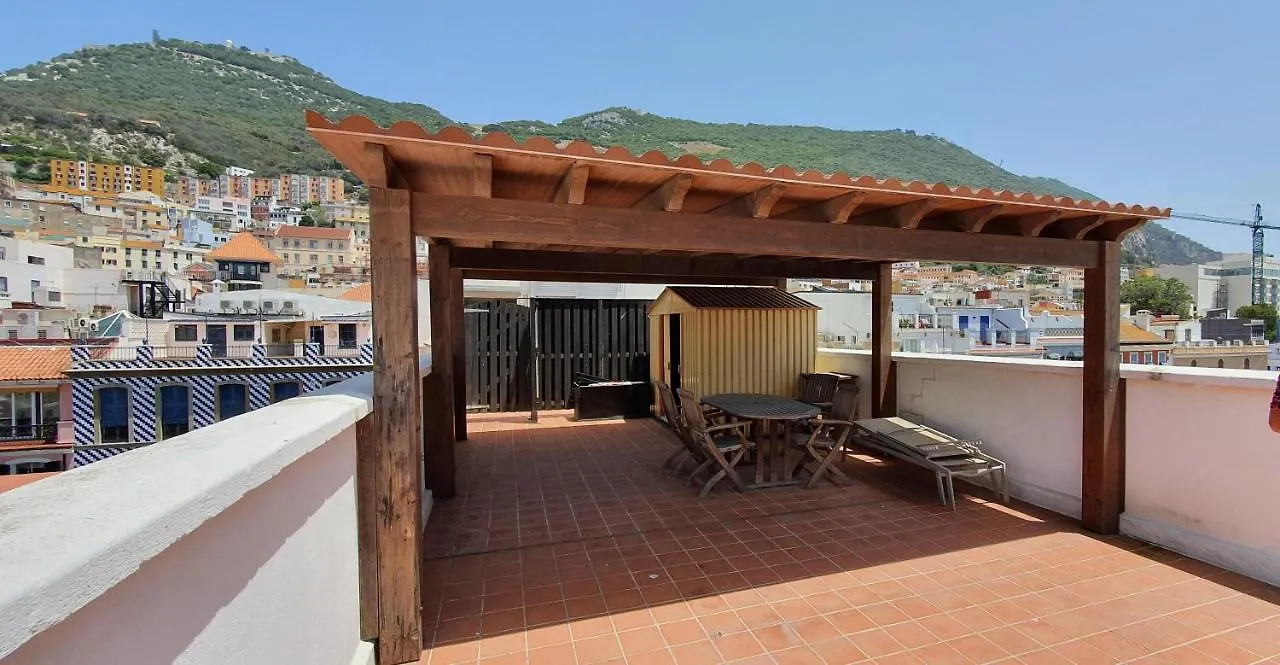Gibraltar Town Centre Flat With Roof Terrace Apartment