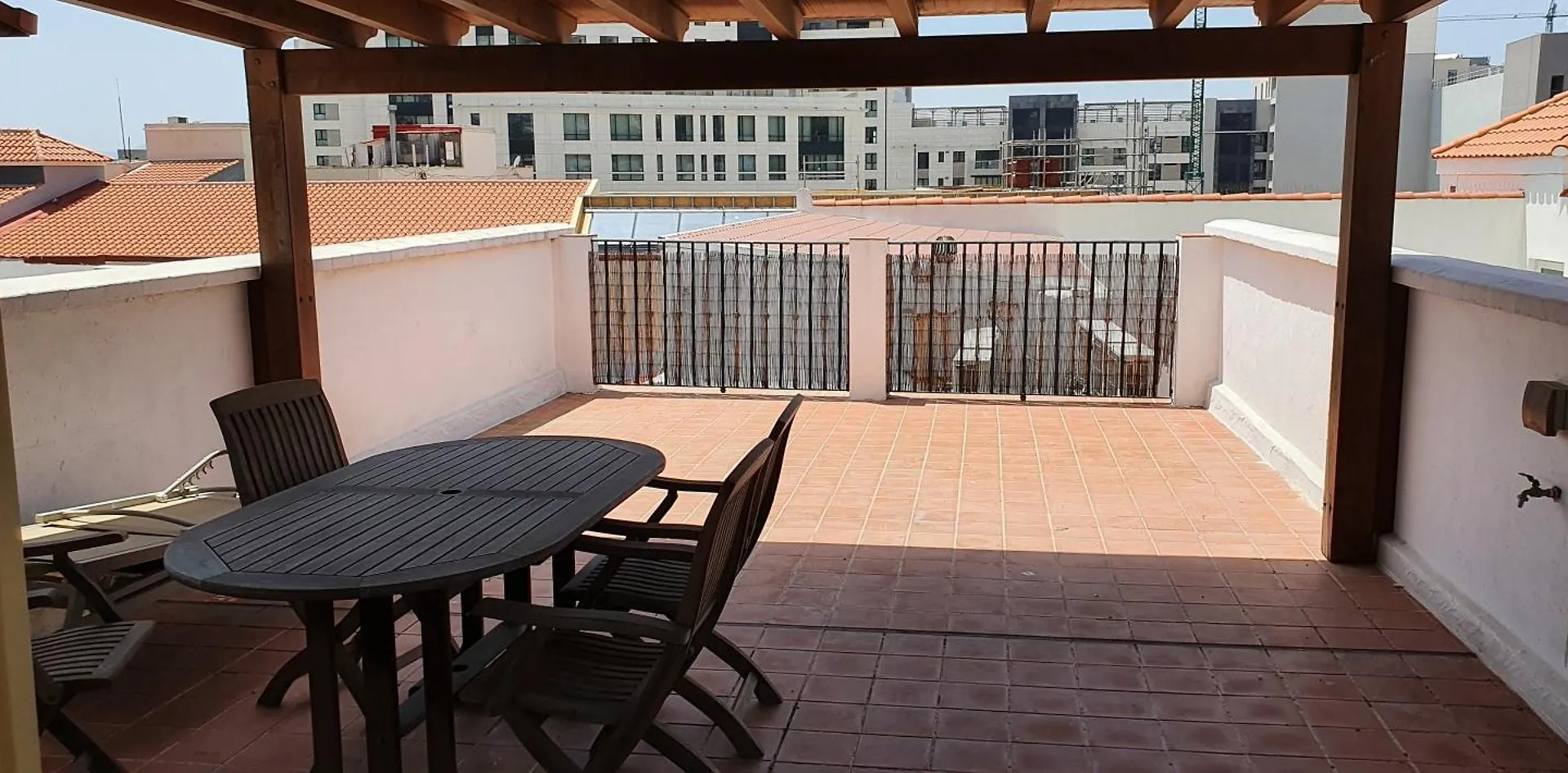 Gibraltar Town Centre Flat With Roof Terrace Apartment