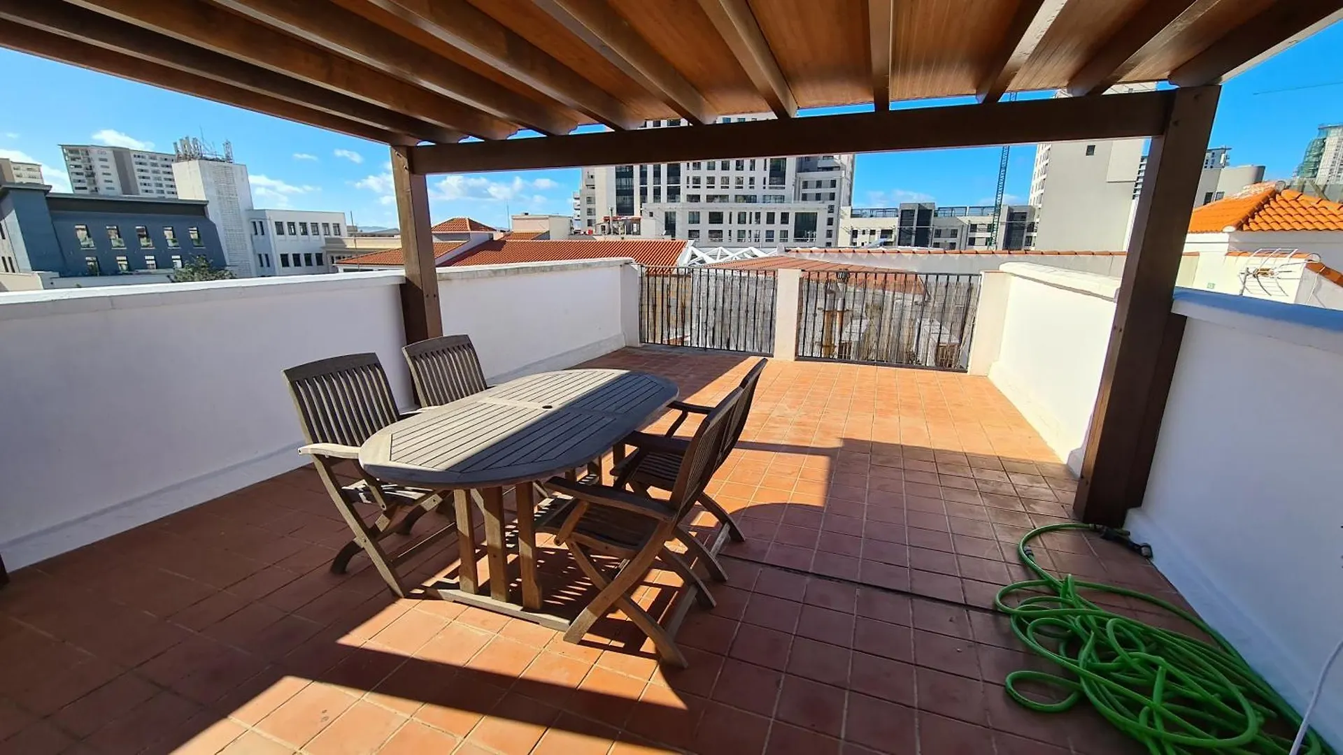 Gibraltar Town Centre Flat With Roof Terrace Apartment 0*,